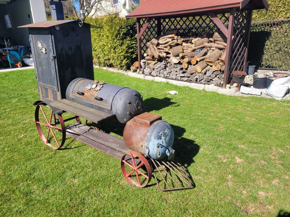 Grill wędzarka lokomotywa smoker grilo-wędzarka grill wędzarnik
