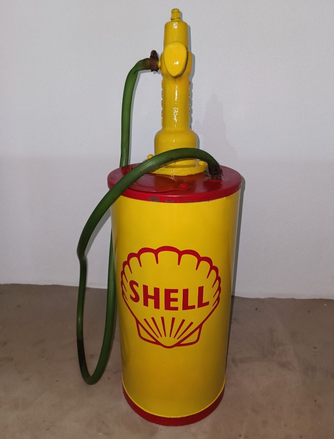 Bomba de óleo SHELL a funcionar