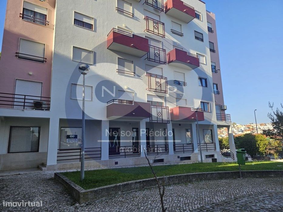 Loja Nova Com 100M2, Excelente Localização