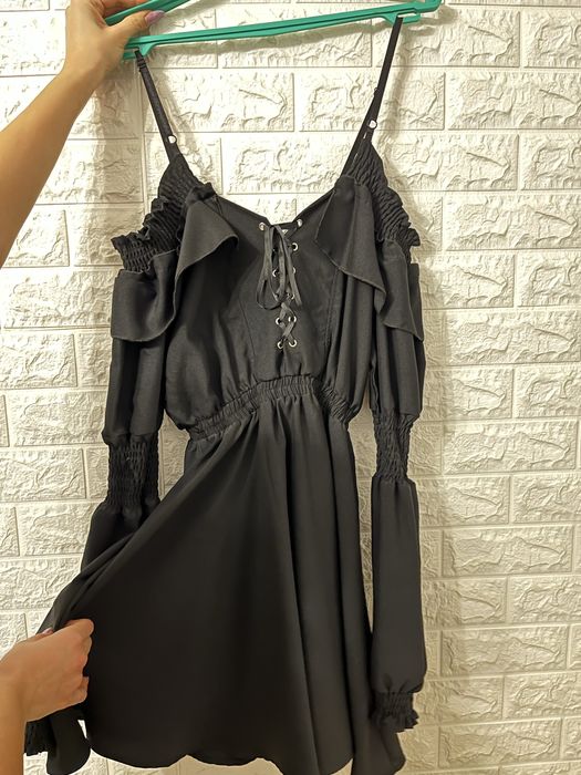 Чорна готична сукня