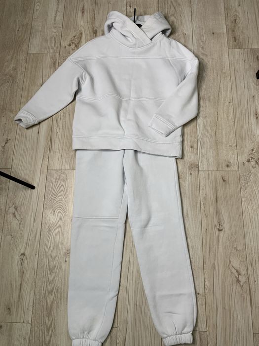 Костюми прогулянкові жіночі