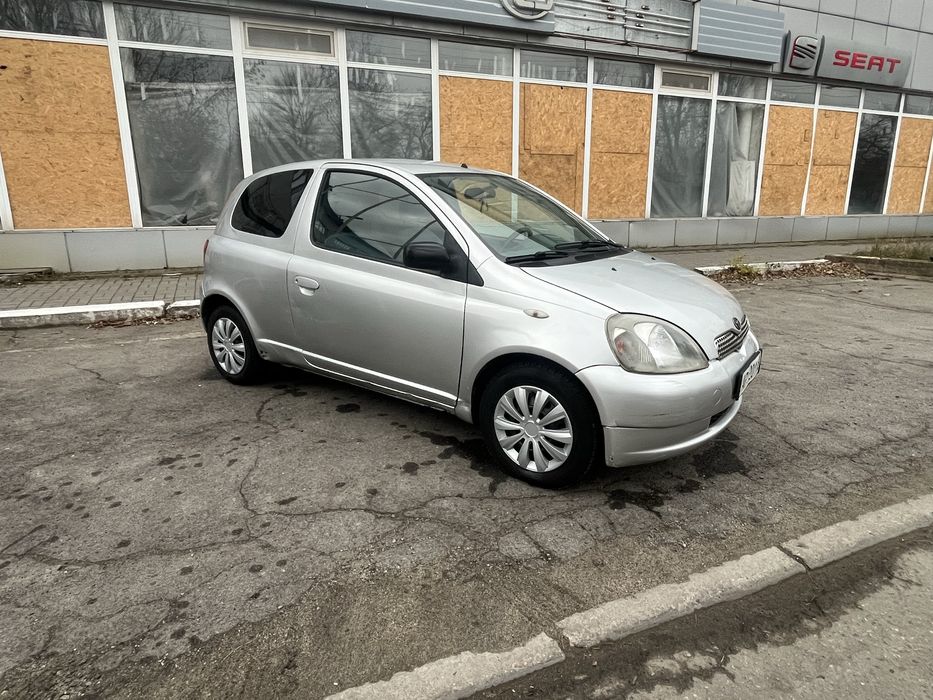TOYOTA Yaris 2000г 1.3 бенз VVT-I Автомат Переоформление