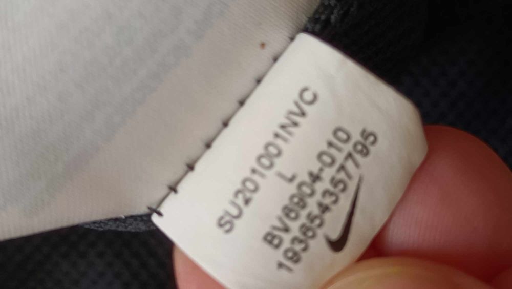 Lekka kurtka sportowa Nike rozm 147-158