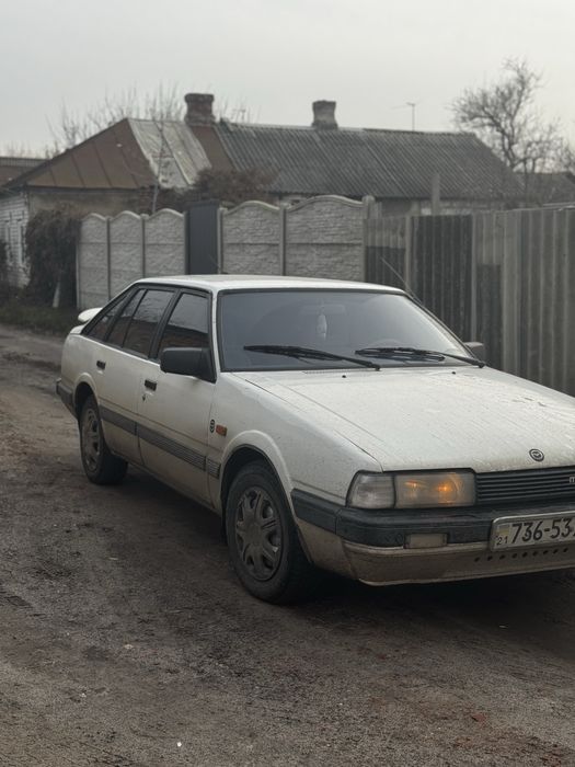Mazda 626, 1,6 бензин карбюратор, хэтчбек, 1987 год
