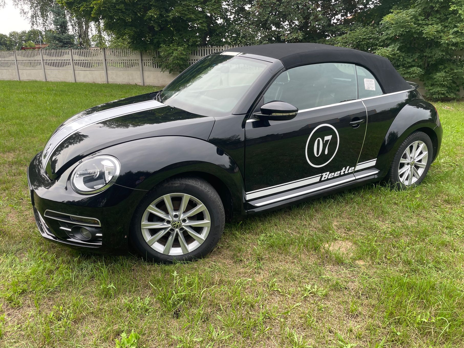 Volkswagen Beetle R line 07 James Bond