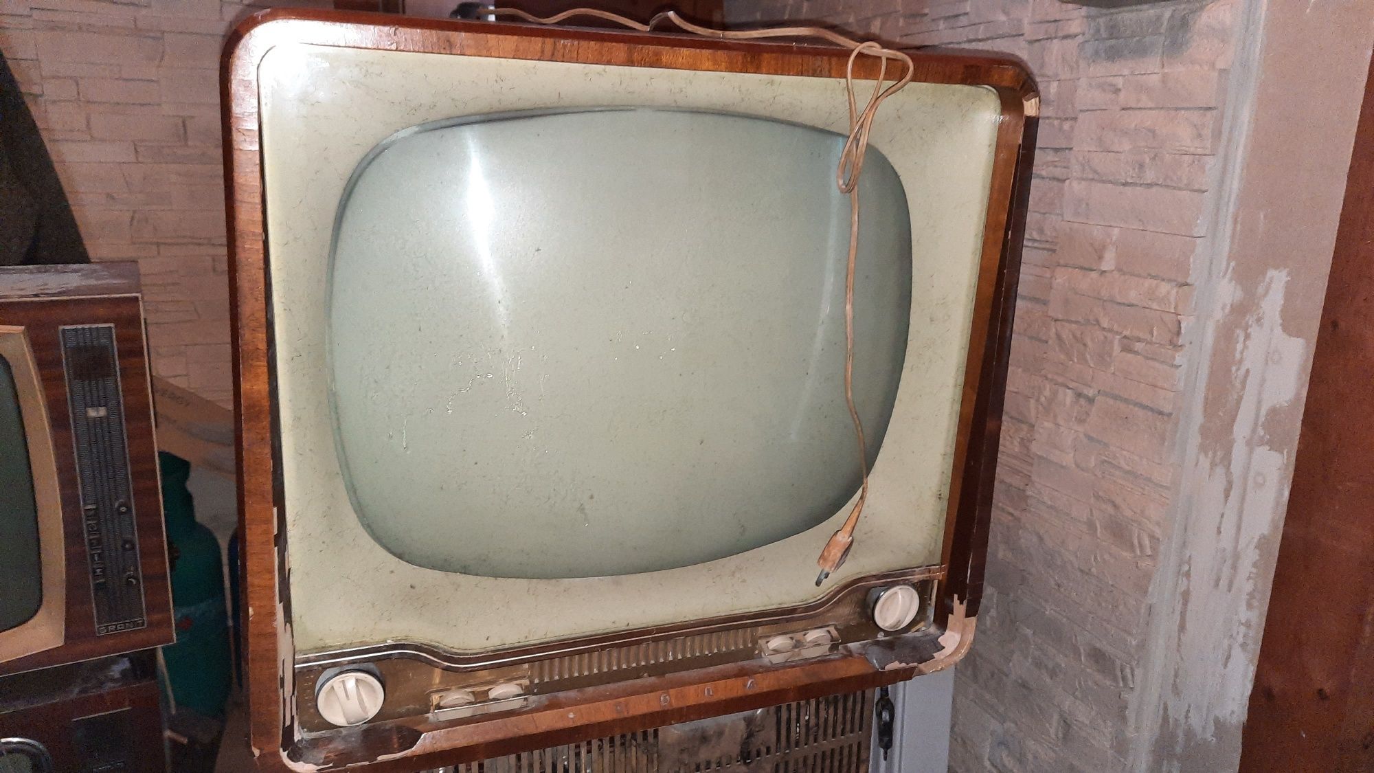 Telewizor  TESLA