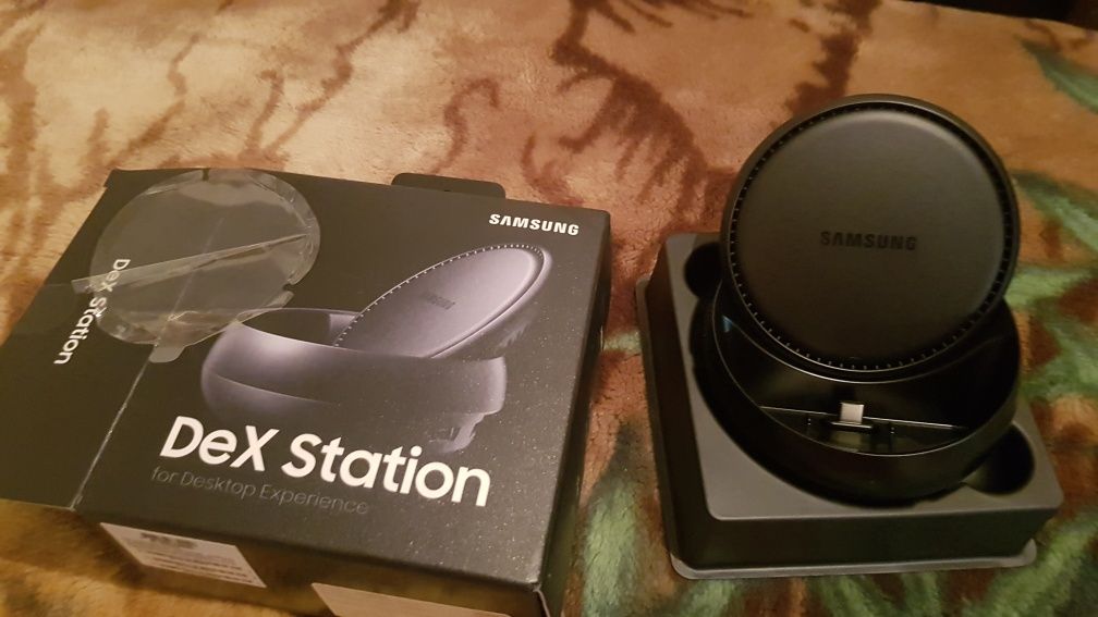 Док станция  samsung  DeX station