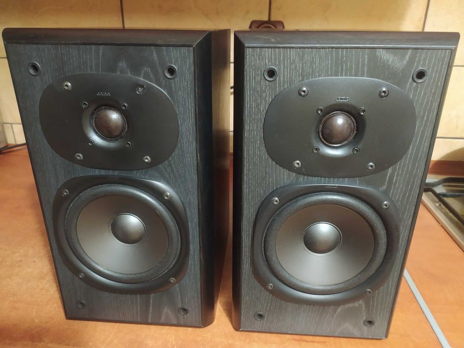 Kolumny głośnikowe Jamo Cornet 145 idealne obudowy