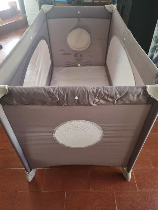 Cama de viagem Chicco com colchão