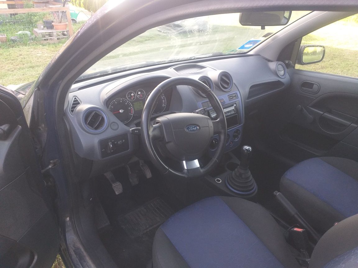 Ford fiesta 08r 1.3b Klima ładna