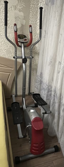 Тренажер для ходьби та бігу HouseFit