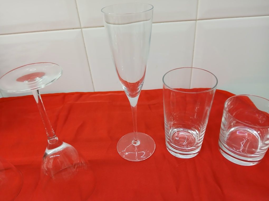 Conjunto de copos de cristal