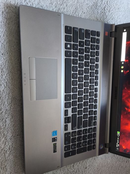 Laptop Samsung 17cali i7 SSD 256gb GeForce 2gb 16 ram