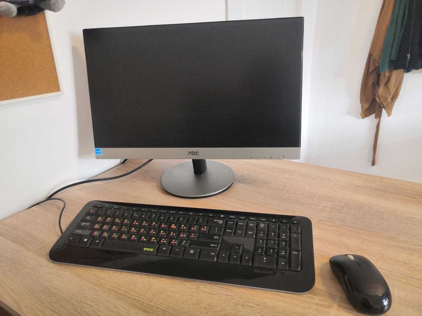 Zestaw komputer stacjonarny + monitor  x-kom Picasso OP-500 G4600/8GB