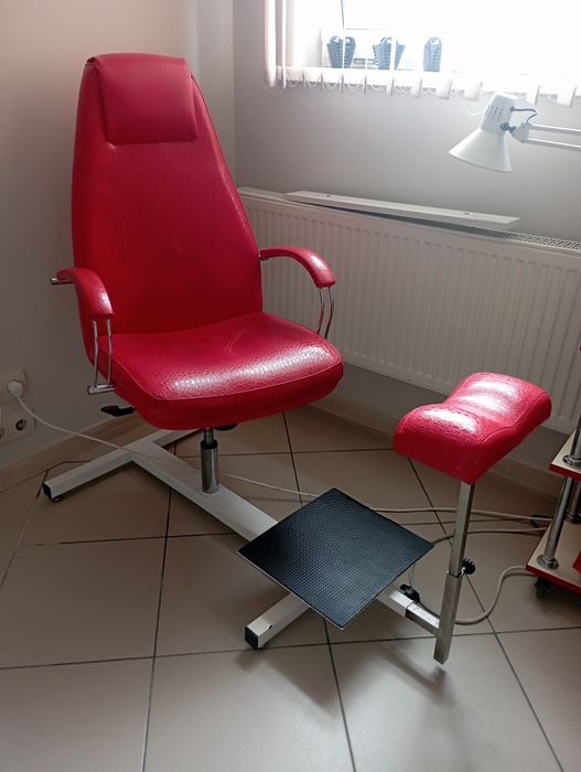 Педикюрне крісло меблі