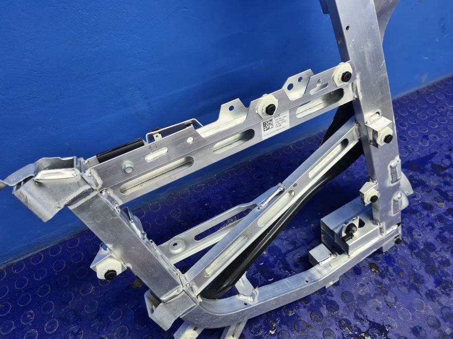 RAMKA stelaż szkielet drzwi prawy tył BMW i3 oryginał