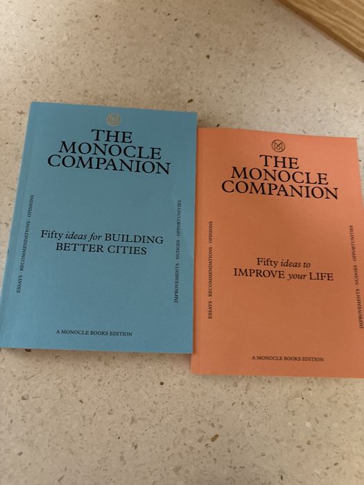 2 livros Monocle