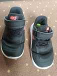 Buciki sportowe adidasy Nike 23,5 24 13 cm czarne