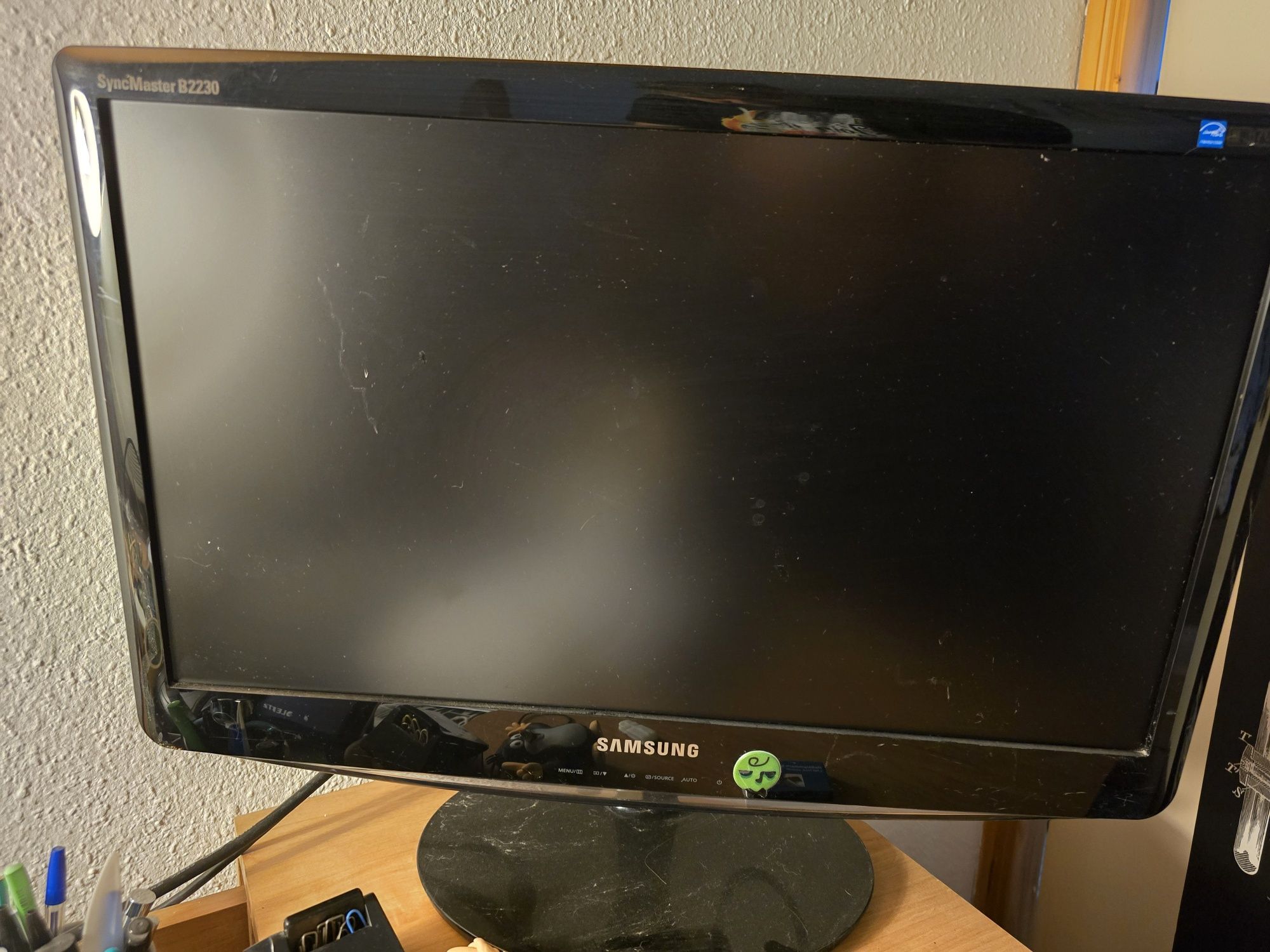Monitor Samsung 22"  płaski svga