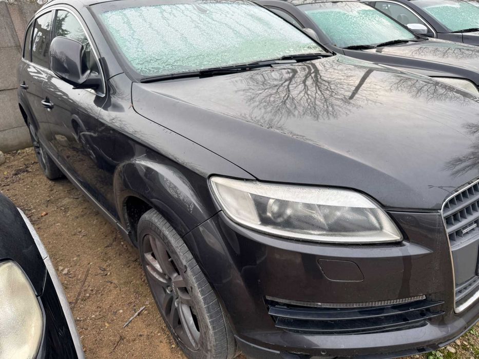 Sprzedaję samochód AUDI Q7