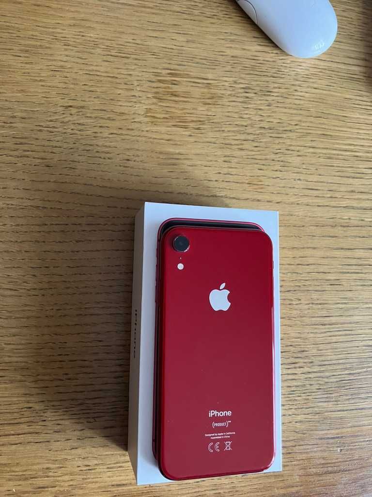 Smartfon Apple iPhone XR  czerwony