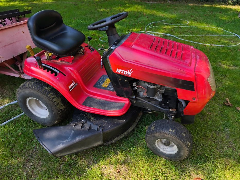 MTD RS 180/107 – Traktorek z przyczepką i aeratorem, gotowy do pracy