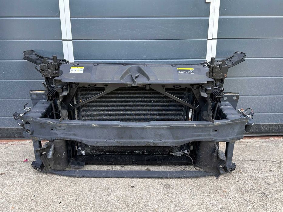 AUDI A3 8Y Передня панель, телевізор