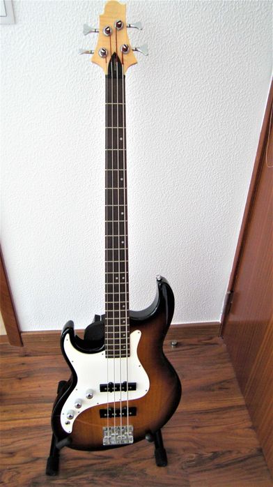 Vendo baixo Samick (para canhotos) + combo Roland