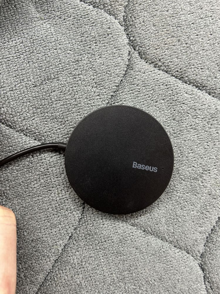 Безпроводная зарядка 15w Baseus