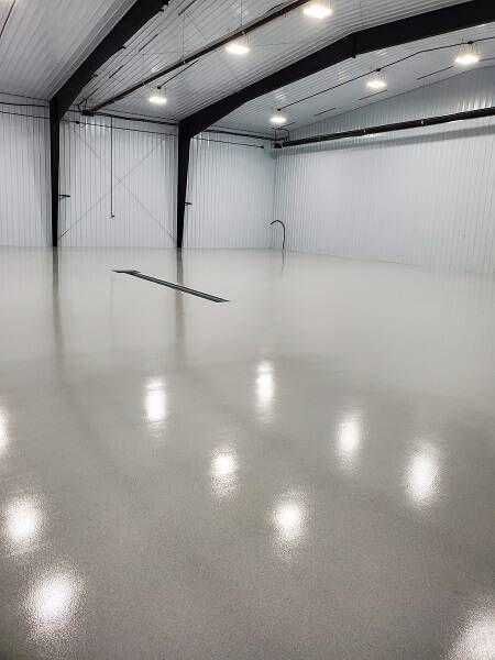 Posadzki żywiczne jak nowe – odświeżymy, wzmocnimy, zabezpieczymy!