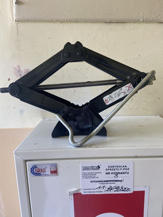 Podnosnik samochodowy