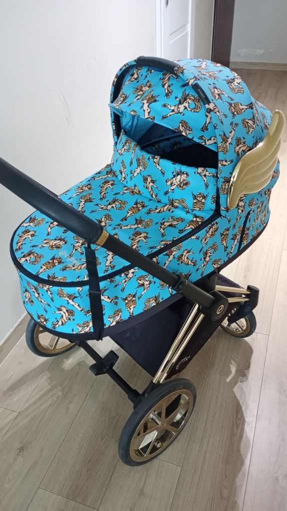 Gondola cybex priam by Jeremy Scott