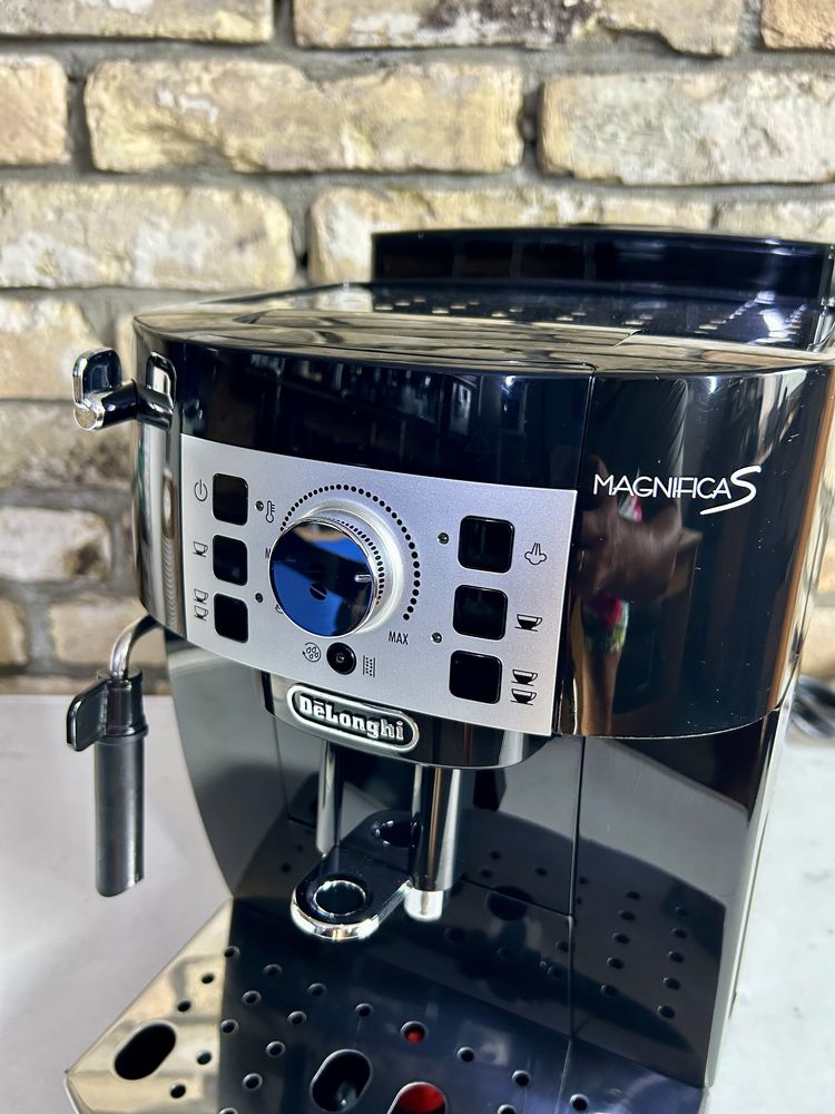Delonghi Magnifica S ECAM 22.110 B Кофемашина