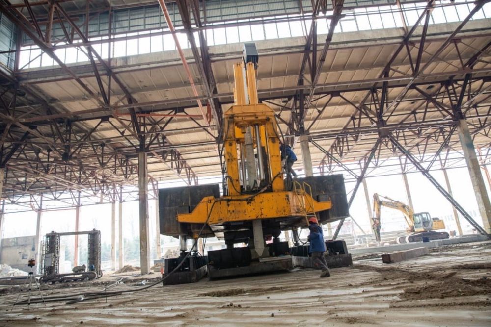 Вдавлювання паль / свай