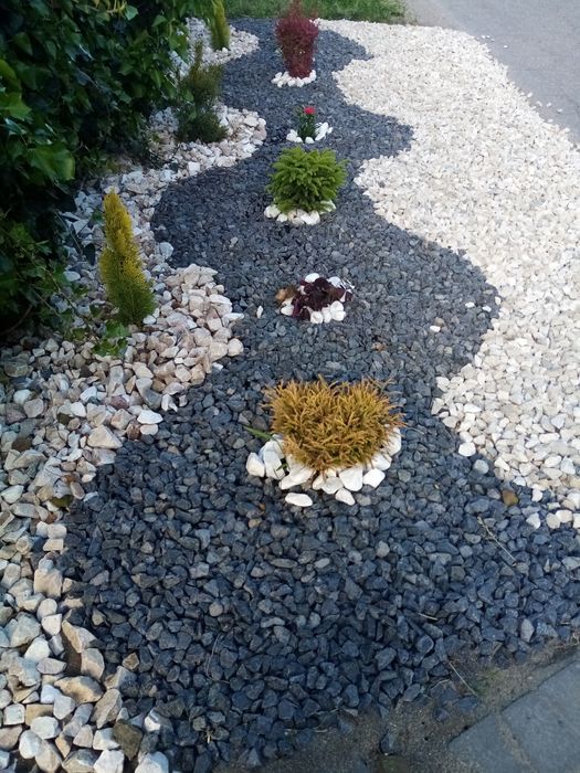 Kora kamienna fr.20-40, kruszywo ozdobne, kora sosnowa, ziemia, torf