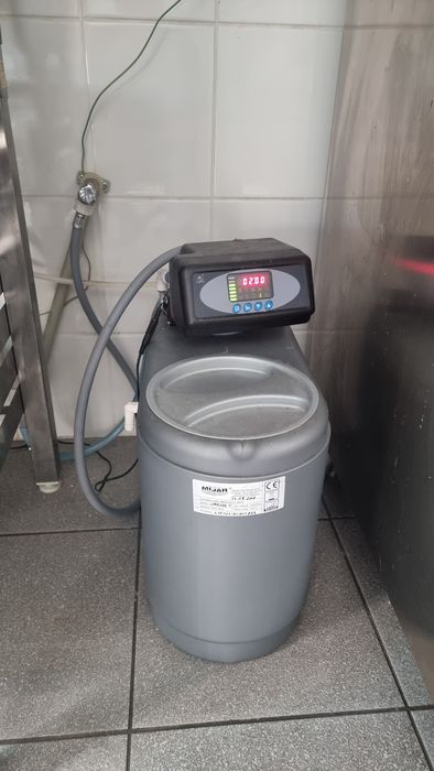 Piec konwekcyjno-parowy z funkcją mycia UNOX