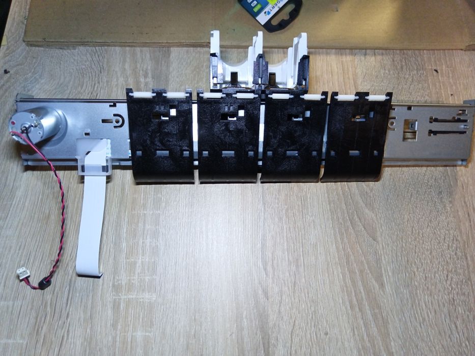Kompletna Karetka do HP DeskJet 2820 (może pasować do innych modeli)