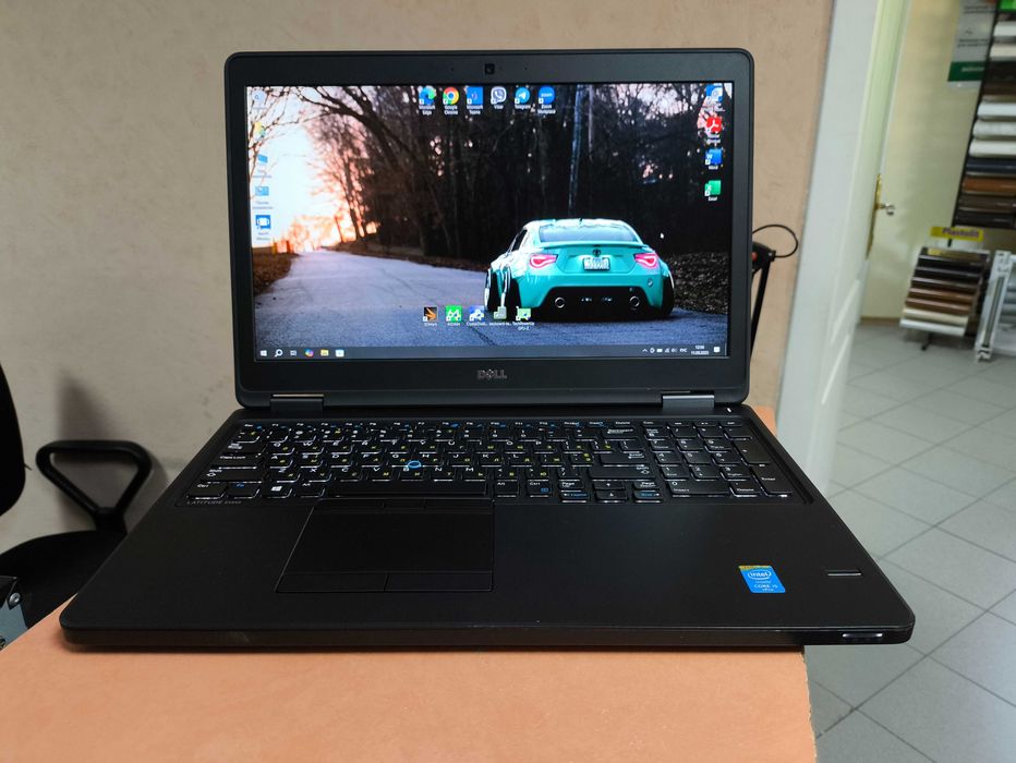 Недорогой бизнес ноутбук Dell Latitude E5550 i5-5300U 8/240Gb