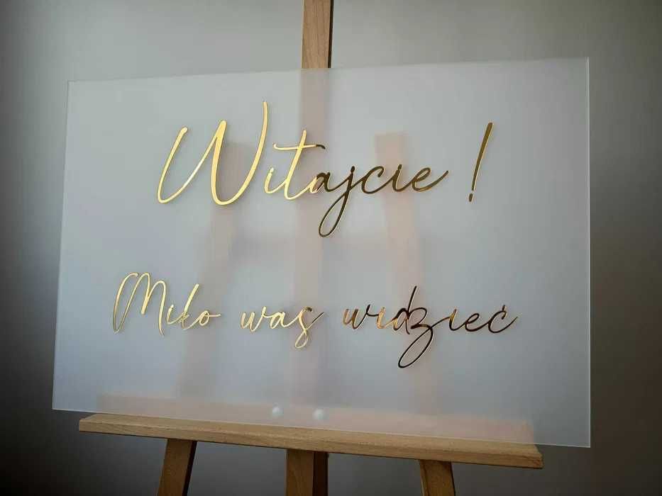 Satynowa tablica powitalna pleksi złoty lustrzany napis pleksi Witajci