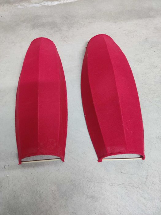 Candeeiros vermelhos