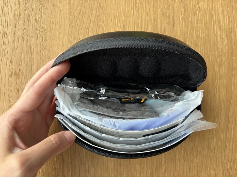 Okulary sportowe KINGSEVEN z wymiennymi szkłami, etui i akcesoriami