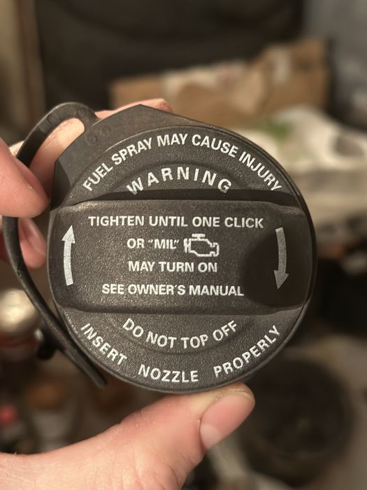 Крышка бака горловины топливного бака  VAG 5Q0201550L