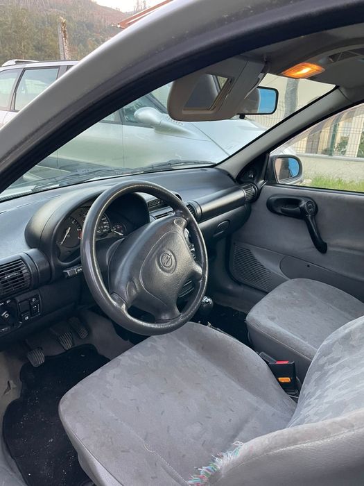 Opel corsa b 1.0