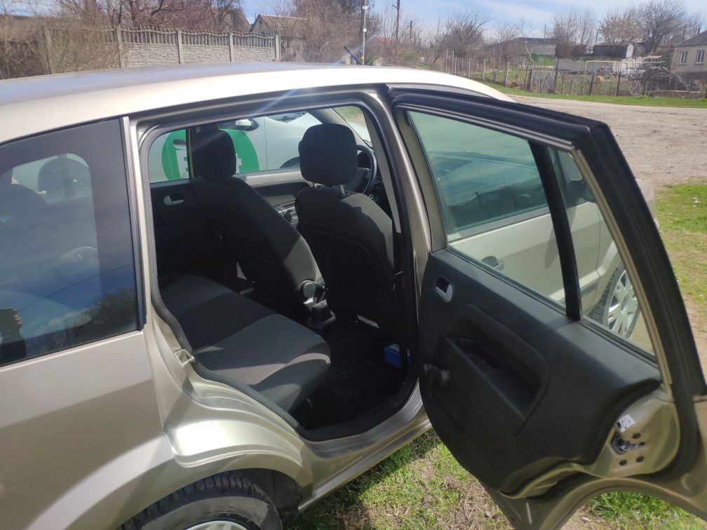 ford fusion 1,6 2004