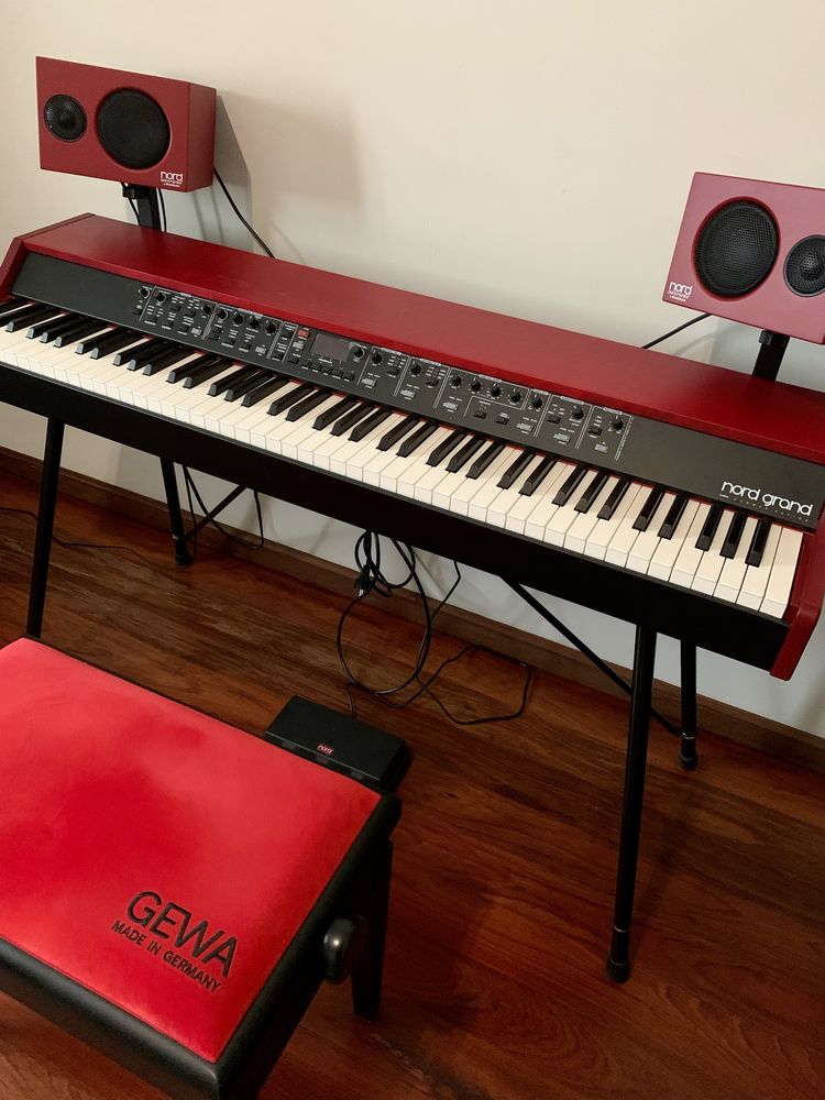 Piano NORD Grand + Monitores + Suporte + Banco