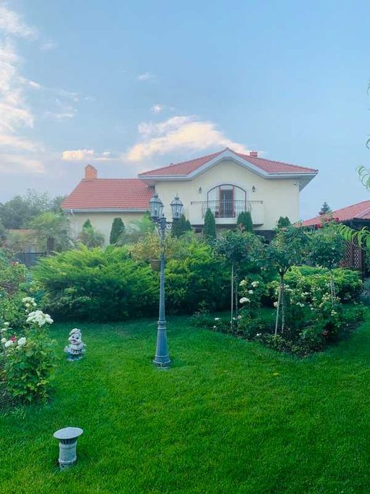 Продажа элитного дома в Совиньоне — участок 28 соток, море рядом.