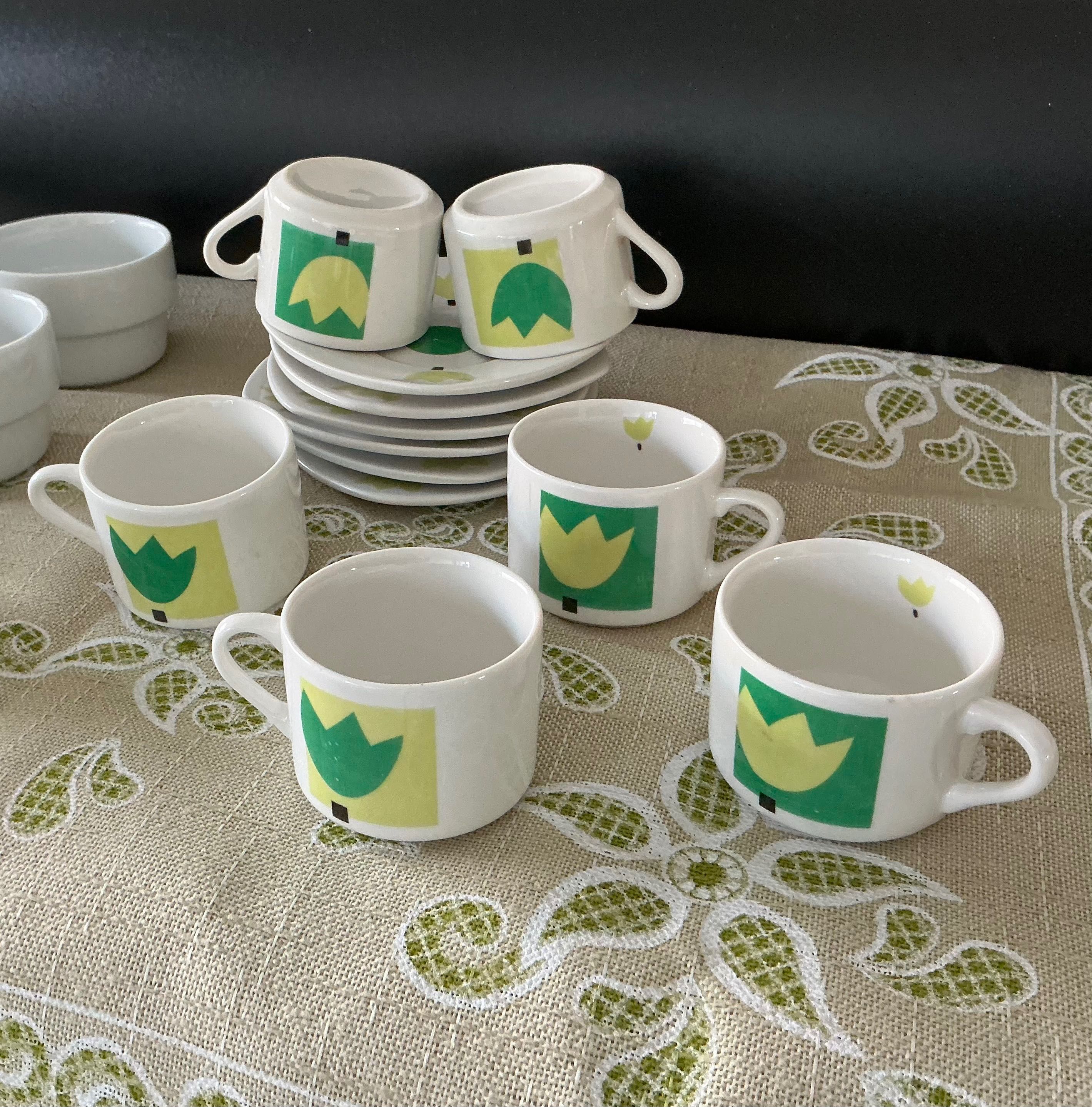 06 taças de sobremesa + 06 chávenas de café + 01 linda toalha de mesa