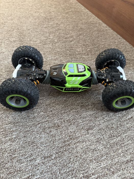 Машинка на пульті