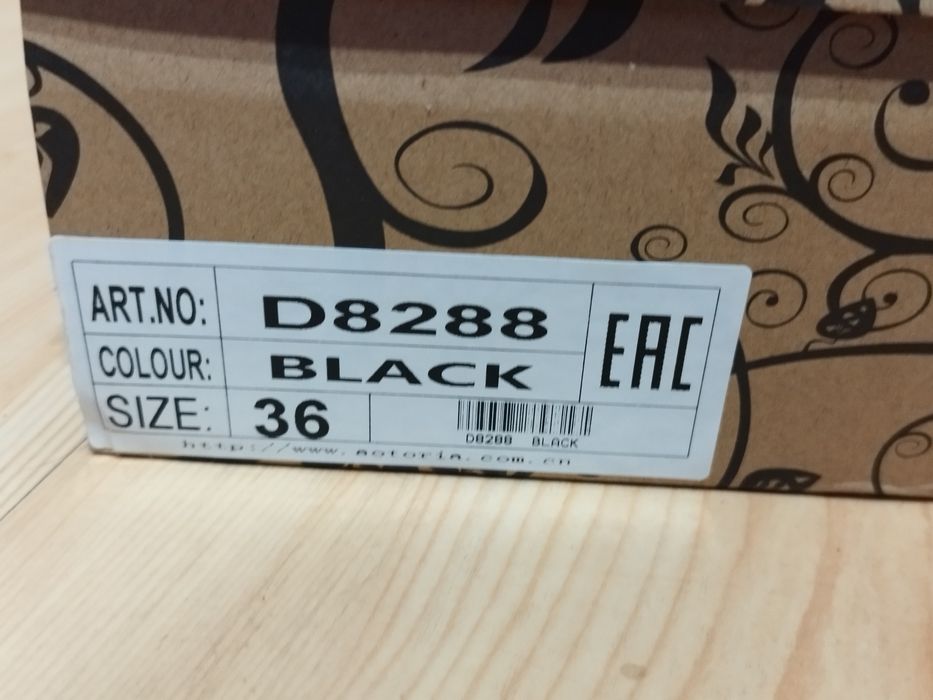 Lakierowanie botki ozdobny zamek 36