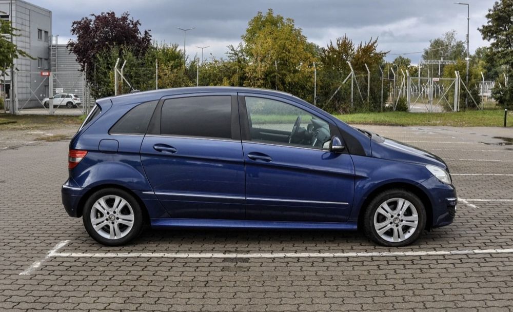 Mercedes-Benz Klasa B 1,5л Бензин 2010 рік
